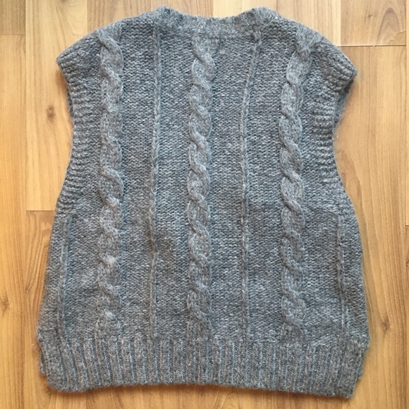 American Eagle Outfitters Cable Knit Sweater Vest Women’s M Heather Grey… - Picture 6 of 16